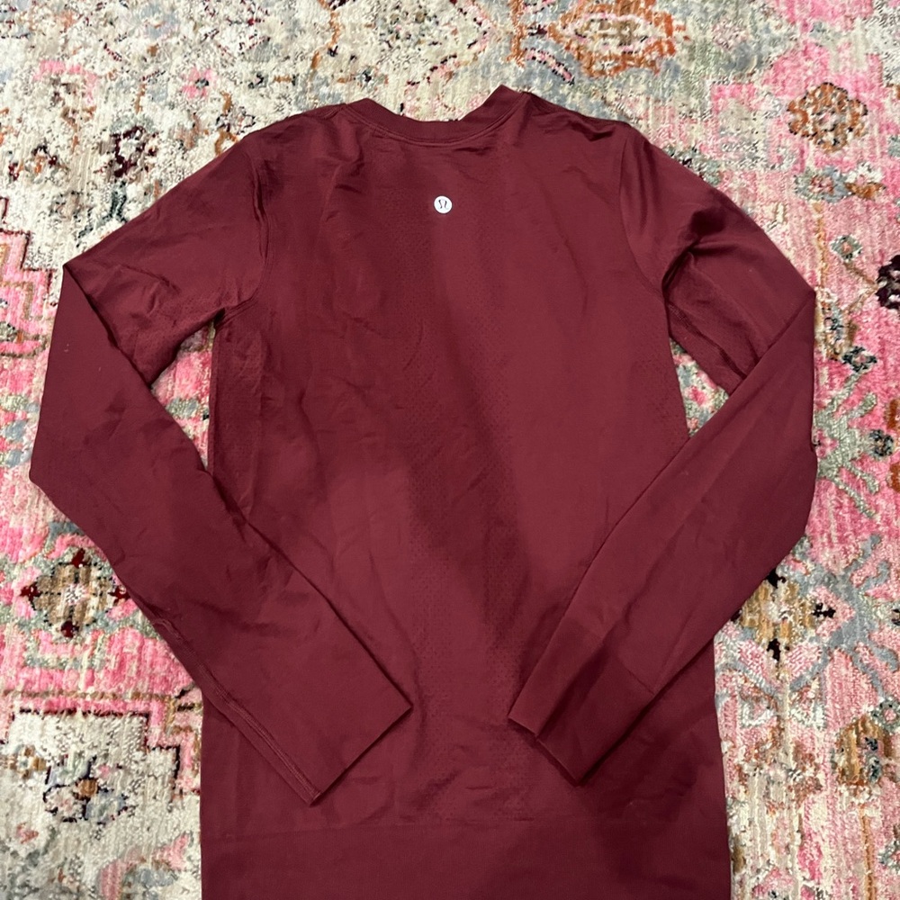 Raisin color long sleeve lululemon top size 2